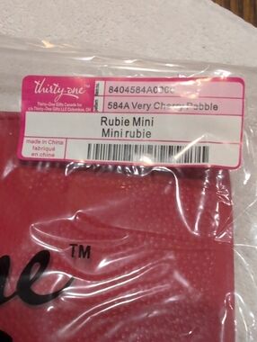 thirty-one Rubie Mini Pebble Party Accessory in Red